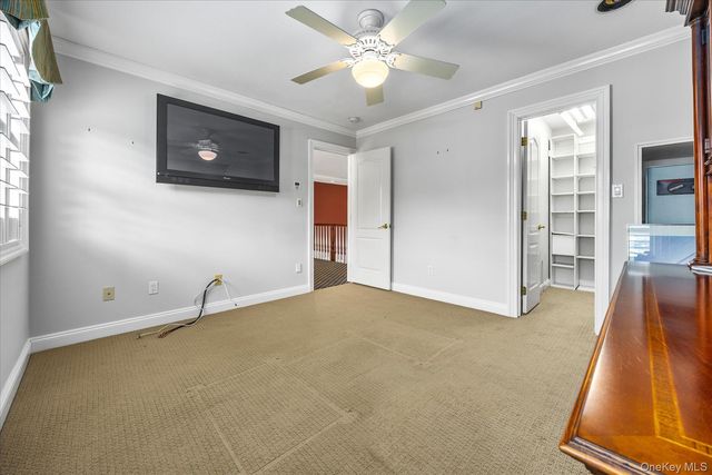 209 Windwatch Drive, Hauppauge, NY 11788