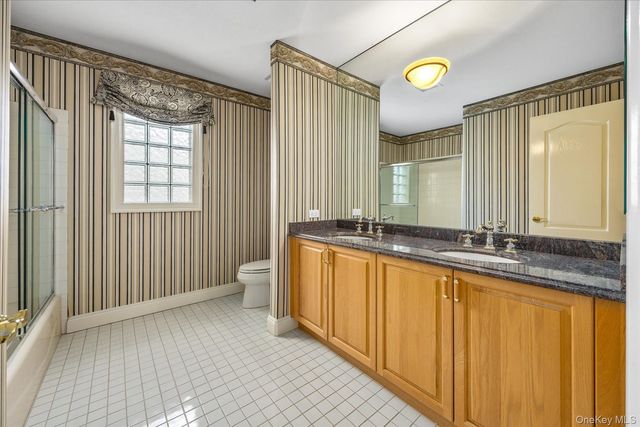 209 Windwatch Drive, Hauppauge, NY 11788