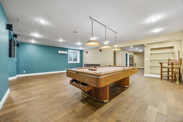 209 Windwatch Drive, Hauppauge, NY 11788