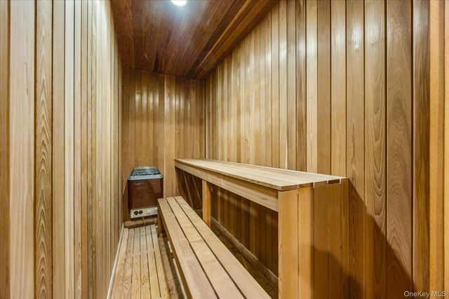 209 Windwatch Drive, Hauppauge, NY 11788