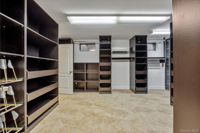 209 Windwatch Drive, Hauppauge, NY 11788