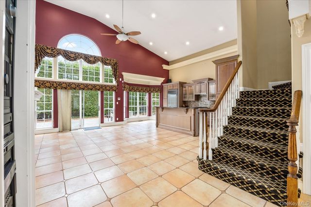 209 Windwatch Drive, Hauppauge, NY 11788