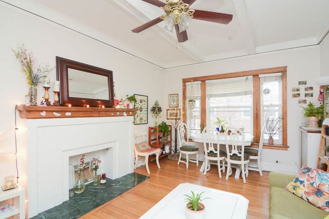 1400 W ROSEMONT Avenue 1, Chicago, IL 60660