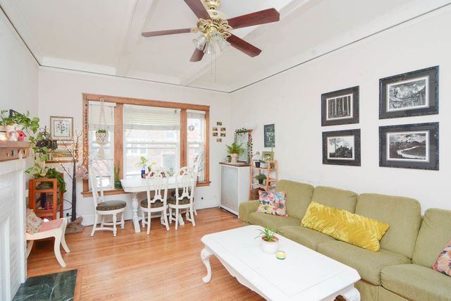 1400 W ROSEMONT Avenue 1, Chicago, IL 60660