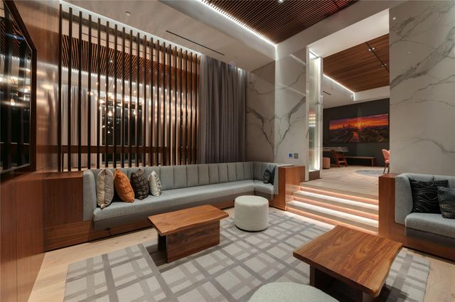 160 Birdsall Street 1206, Houston, TX 77007