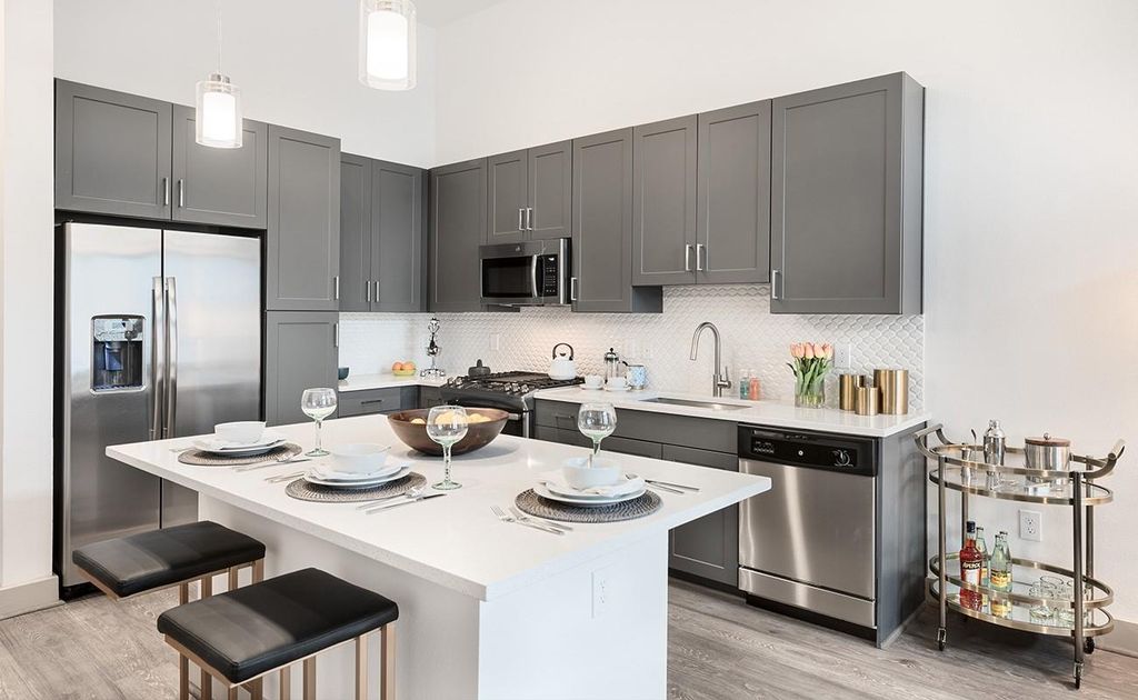 160 Birdsall Street 1206, Houston, TX 77007