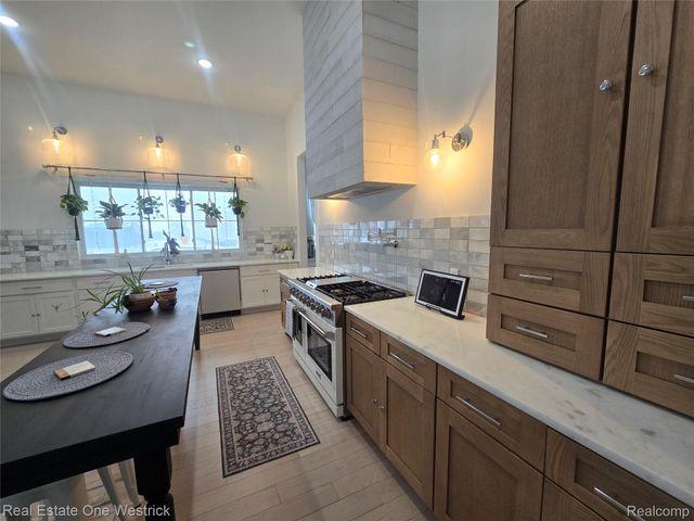 9236 River Road, Clay Township, MI 48001