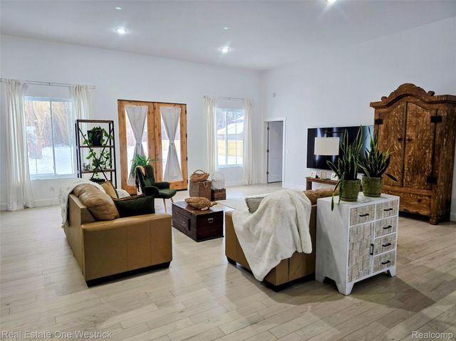 9236 River Road, Clay Township, MI 48001