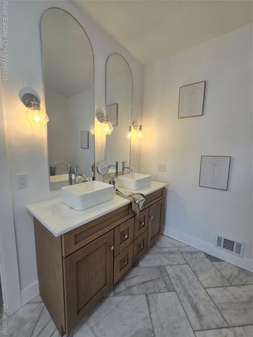 9236 River Road, Clay Township, MI 48001