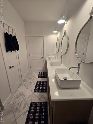 9236 River Road, Clay Township, MI 48001