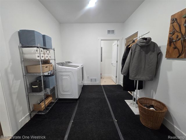 9236 River Road, Clay Township, MI 48001