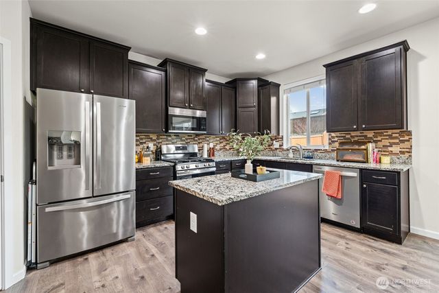 13829 67th Avenue E, Puyallup, WA 98373