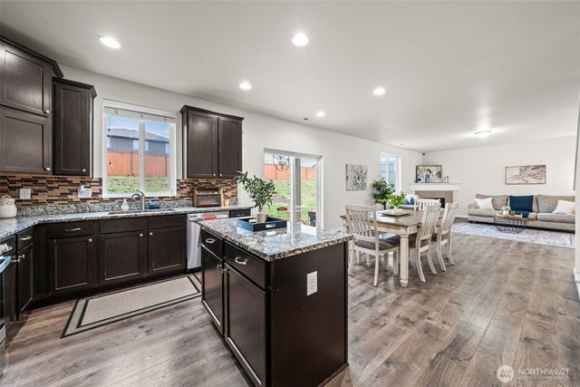 13829 67th Avenue E, Puyallup, WA 98373