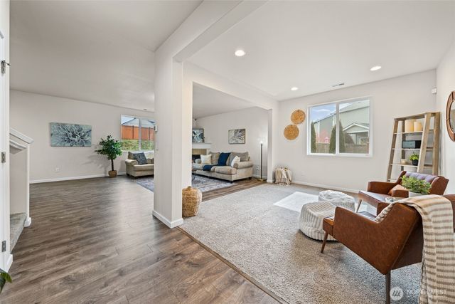 13829 67th Avenue E, Puyallup, WA 98373