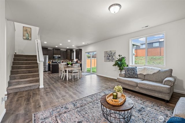 13829 67th Avenue E, Puyallup, WA 98373