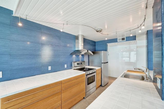 1620 S Ocean Boulevard 14-D, Lauderdale By The Sea, FL 33062