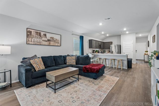 11802 S 274th East Avenue, Coweta, OK 74429