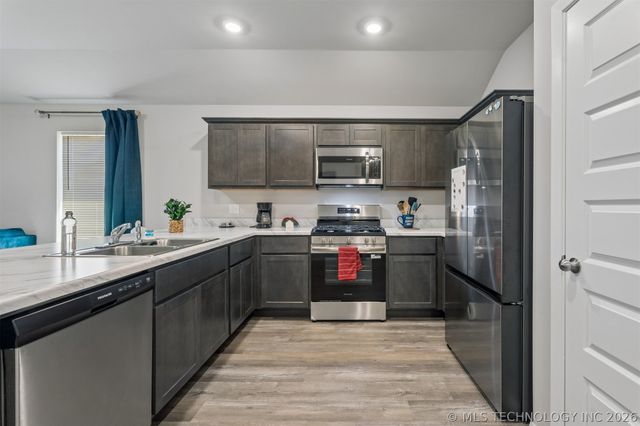 11802 S 274th East Avenue, Coweta, OK 74429