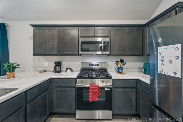 11802 S 274th East Avenue, Coweta, OK 74429