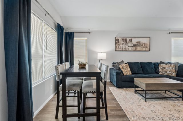 11802 S 274th East Avenue, Coweta, OK 74429