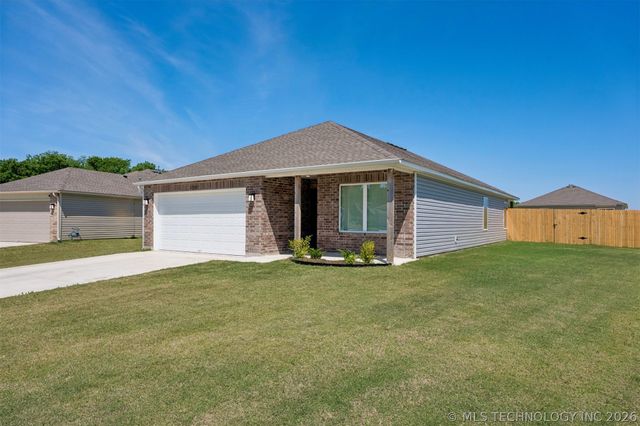 11802 S 274th East Avenue, Coweta, OK 74429