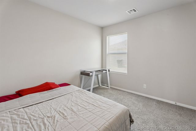 11802 S 274th East Avenue, Coweta, OK 74429