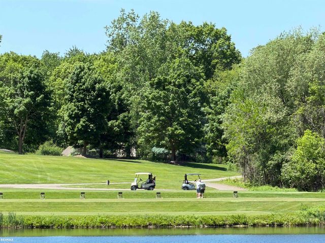 1612 Royal Birkdale Drive, Oxford, MI 48371