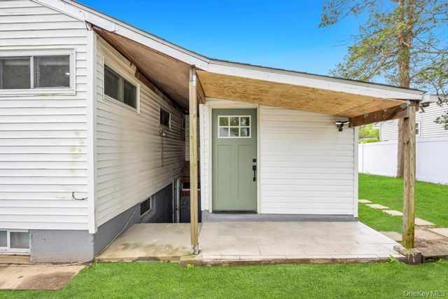 59 E Elm Street, Central Islip, NY 11722