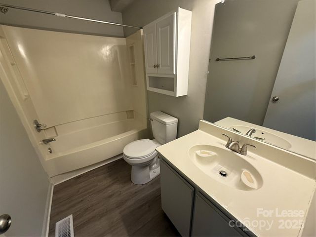 628 7th Avenue SW, Hickory, NC 28602