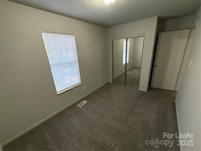 628 7th Avenue SW, Hickory, NC 28602