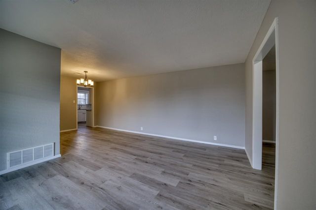 216 SW Crystal Hills Dr, Lawton, OK 73505