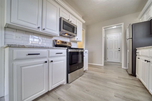 216 SW Crystal Hills Dr, Lawton, OK 73505