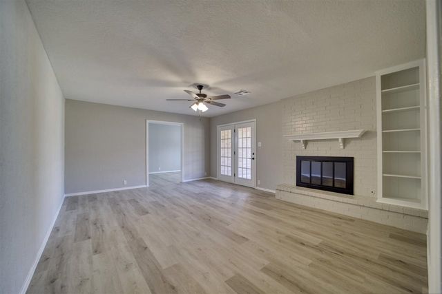 216 SW Crystal Hills Dr, Lawton, OK 73505