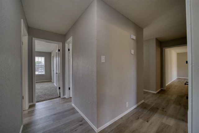 216 SW Crystal Hills Dr, Lawton, OK 73505