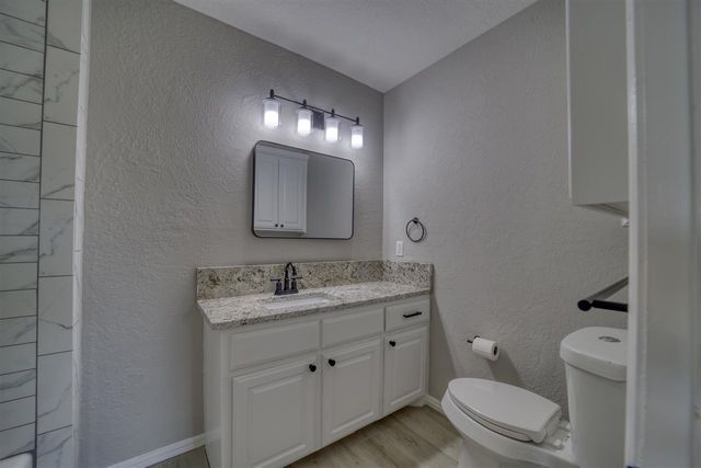 216 SW Crystal Hills Dr, Lawton, OK 73505