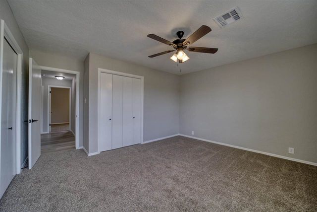 216 SW Crystal Hills Dr, Lawton, OK 73505