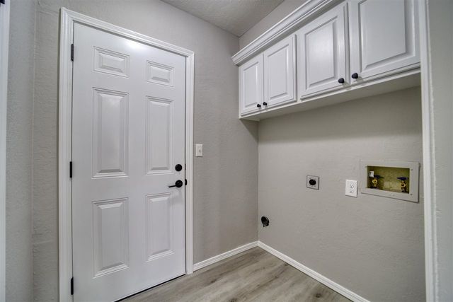 216 SW Crystal Hills Dr, Lawton, OK 73505