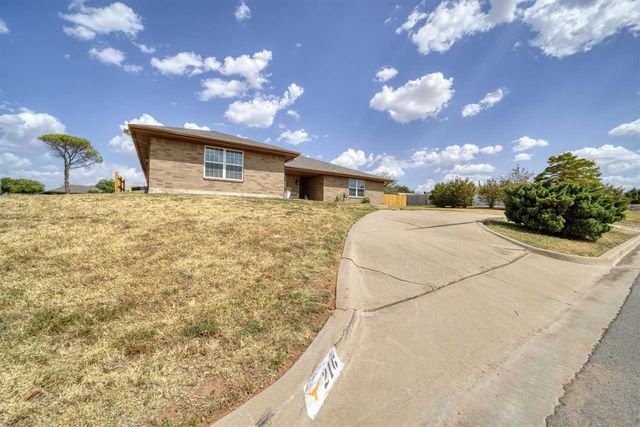 216 SW Crystal Hills Dr, Lawton, OK 73505