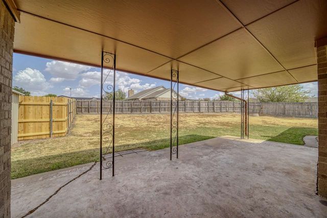 216 SW Crystal Hills Dr, Lawton, OK 73505