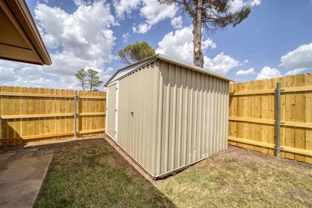 216 SW Crystal Hills Dr, Lawton, OK 73505
