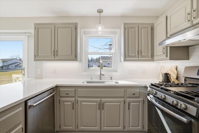 W141N10625 Wooded Hills DRIVE, Germantown, WI 53022