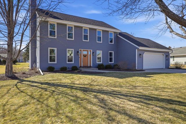 W141N10625 Wooded Hills DRIVE, Germantown, WI 53022
