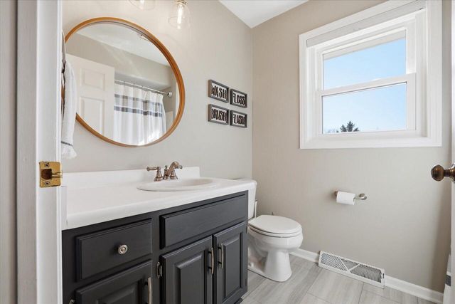 W141N10625 Wooded Hills DRIVE, Germantown, WI 53022