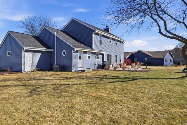 W141N10625 Wooded Hills DRIVE, Germantown, WI 53022