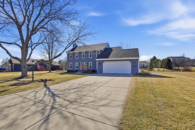 W141N10625 Wooded Hills DRIVE, Germantown, WI 53022