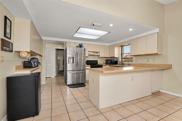 7921 NW 90th Ave, Tamarac, FL 33321