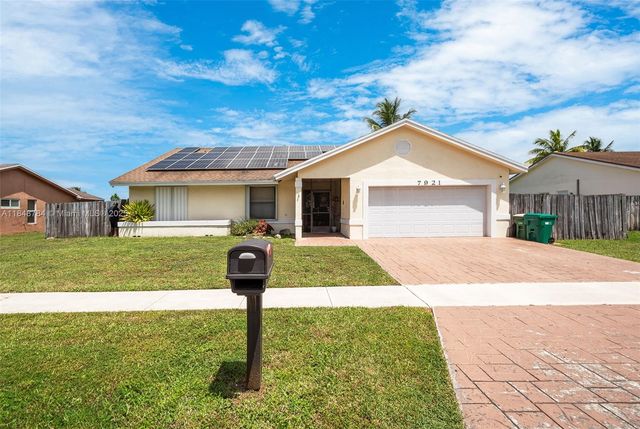 7921 NW 90th Ave, Tamarac, FL 33321