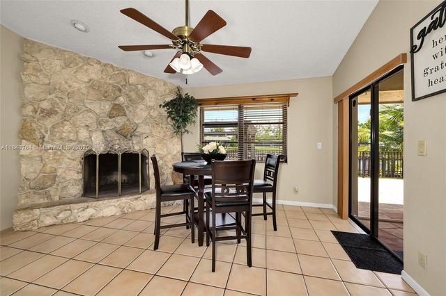 7921 NW 90th Ave, Tamarac, FL 33321