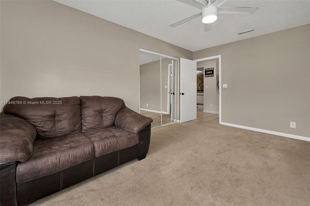 7921 NW 90th Ave, Tamarac, FL 33321