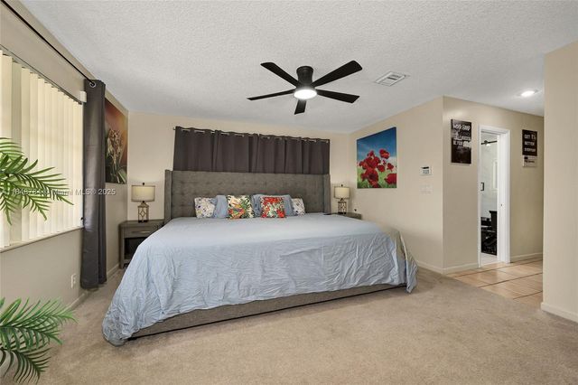 7921 NW 90th Ave, Tamarac, FL 33321